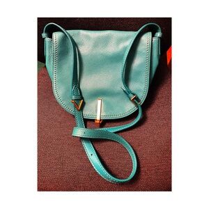 Vera. Bradley Carson  Crossbody Saddle Bag